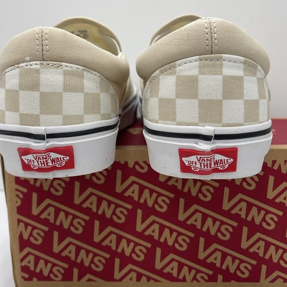 Vans WMNS Checkerboard Sneakers Classic Slip-On
(Checkerboard)Trtldvtrwht - Picture 13 of 16